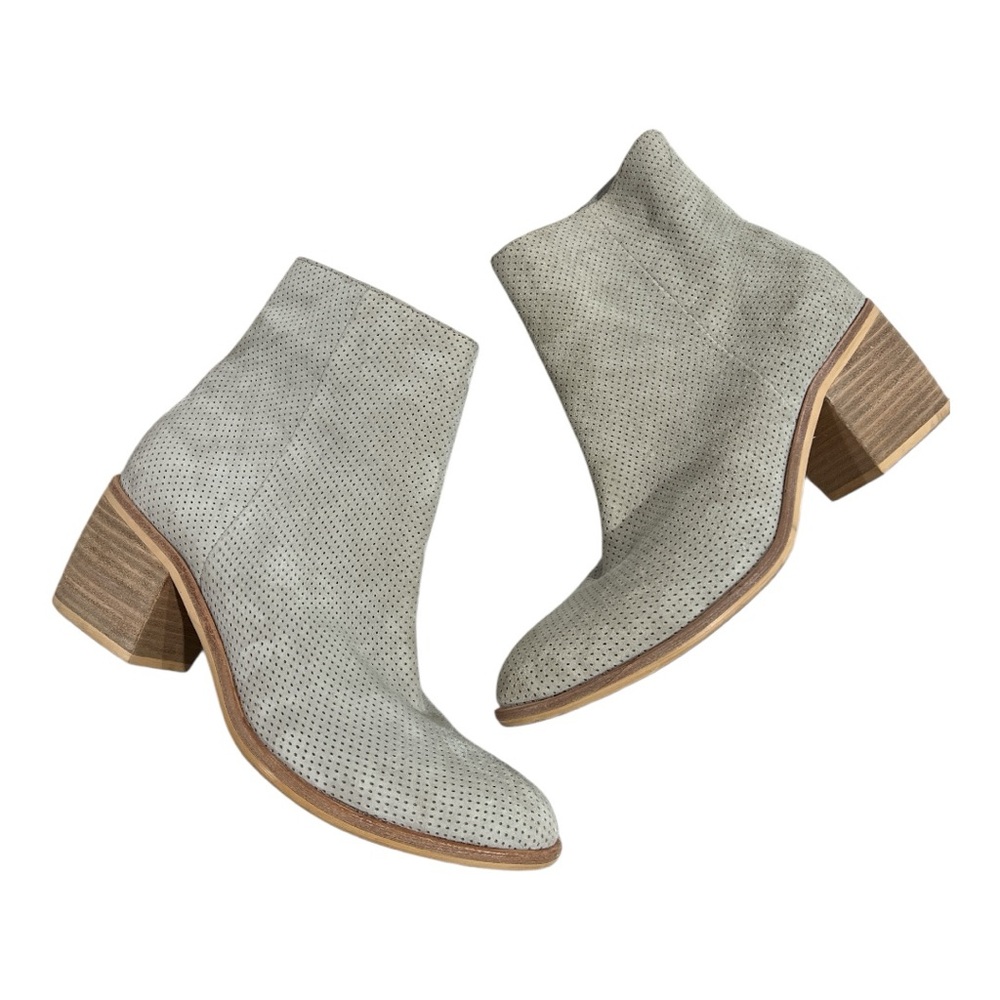 Silent D Elegant Ankle Booties